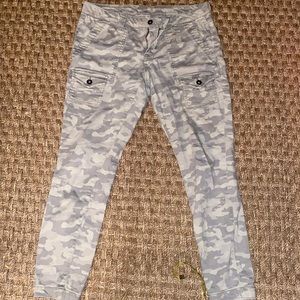 Gap Camo Cargo Pant sz 8